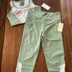 Matching Tuckernuck sports bra (SIZE SMALL) and leggings (SIZE MEDIUM) set.
